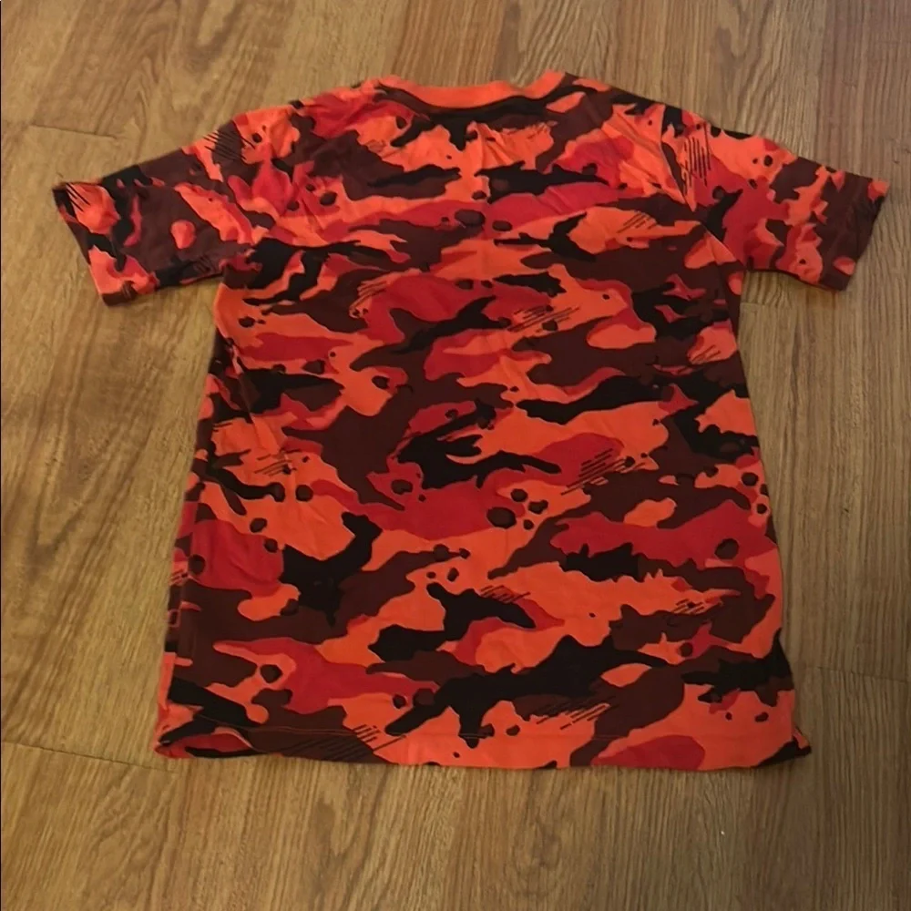 Nike Graphic Short Sleeve Tee